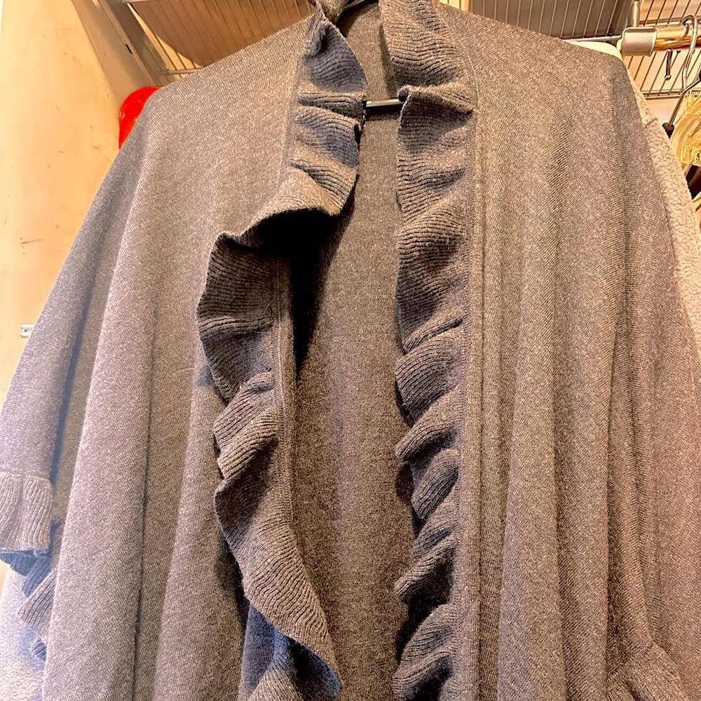 Lordy Taylor - Gray Cape Poncho